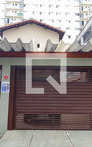 Casa à venda com 185m², 3 quartos e 5 vagas Casa à venda com 185m², 3 quartos e 5 vagasFachada