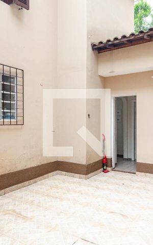 Casa à venda com 185m², 3 quartos e 5 vagas Casa à venda com 185m², 3 quartos e 5 vagasQuintal