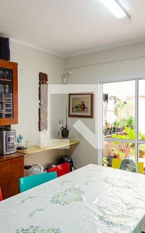 Casa à venda com 185m², 3 quartos e 5 vagas Casa à venda com 185m², 3 quartos e 5 vagasCopa