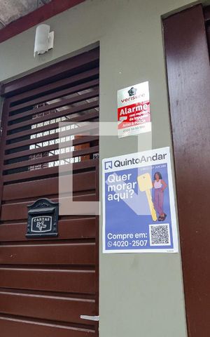 Casa à venda com 185m², 3 quartos e 5 vagas Casa à venda com 185m², 3 quartos e 5 vagasFachada