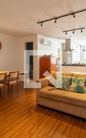 Apartamento à venda com 124m², 2 quartos e sem vaga Apartamento à venda com 124m², 2 quartos e sem vagaSala