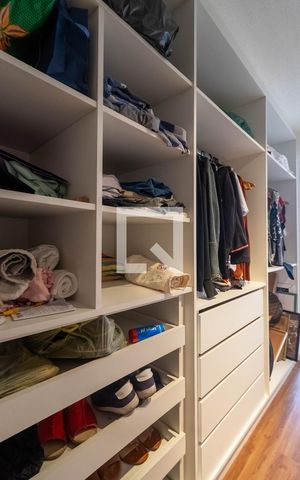 Apartamento à venda com 124m², 2 quartos e sem vaga Apartamento à venda com 124m², 2 quartos e sem vagaCloset da suíte 2