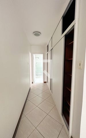 Apartamento à venda com 220m², 4 quartos e 2 vagas Apartamento à venda com 220m², 4 quartos e 2 vagasSuíte 02