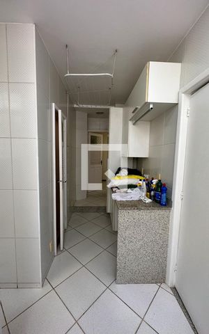 Apartamento à venda com 220m², 4 quartos e 2 vagas Apartamento à venda com 220m², 4 quartos e 2 vagasÁrea de Serviço