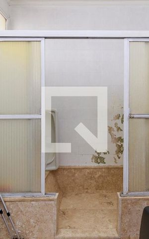 Casa para alugar com 450m², 3 quartos e 5 vagas Casa para alugar com 450m², 3 quartos e 5 vagasSuíte - Banheiro