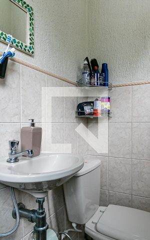 Casa à venda com 280m², 3 quartos e 2 vagasÁrea de Serviço - Banheira