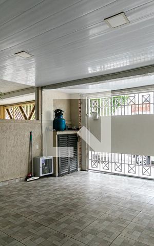 Casa à venda com 280m², 3 quartos e 2 vagasGaragem