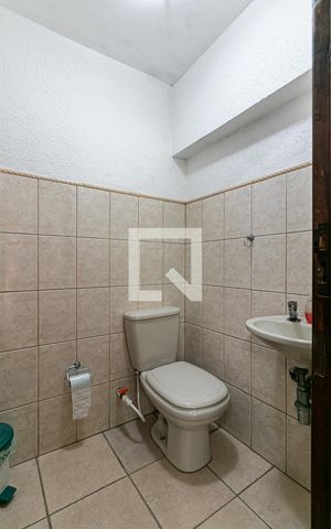 Casa à venda com 280m², 3 quartos e 2 vagasSalão Gorumet - Banheiro