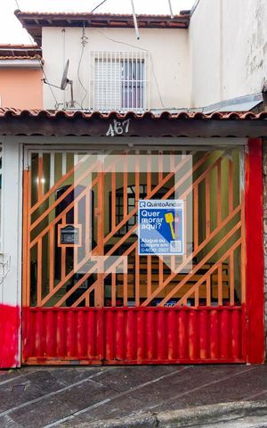 Casa à venda com 70m², 2 quartos e 1 vaga Casa à venda com 70m², 2 quartos e 1 vagaFachada