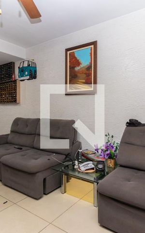 Casa à venda com 70m², 2 quartos e 1 vaga Casa à venda com 70m², 2 quartos e 1 vagaSala