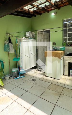 Casa à venda com 160m², 2 quartos e 1 vaga Casa à venda com 160m², 2 quartos e 1 vagaPátio/Área de Serviço