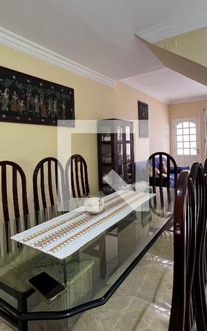 Casa à venda com 160m², 2 quartos e 1 vaga Casa à venda com 160m², 2 quartos e 1 vagaSala