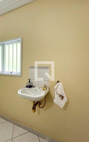 Casa à venda com 160m², 2 quartos e 1 vaga Casa à venda com 160m², 2 quartos e 1 vagaSala