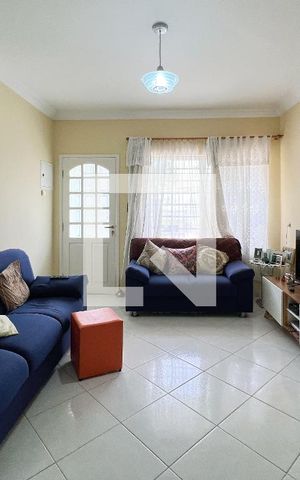Casa à venda com 160m², 2 quartos e 1 vaga Casa à venda com 160m², 2 quartos e 1 vagaSala