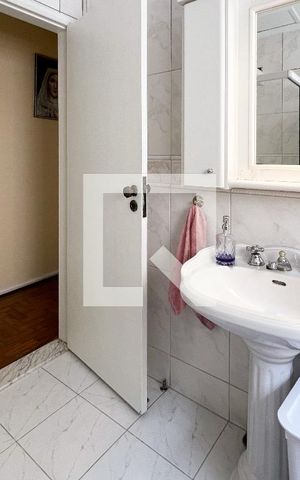 Casa à venda com 160m², 2 quartos e 1 vaga Casa à venda com 160m², 2 quartos e 1 vagaBanheiro