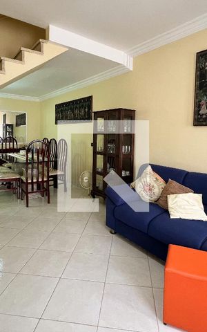 Casa à venda com 160m², 2 quartos e 1 vaga Casa à venda com 160m², 2 quartos e 1 vagaSala