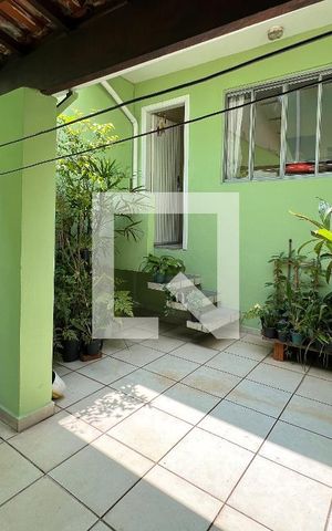 Casa à venda com 160m², 2 quartos e 1 vaga Casa à venda com 160m², 2 quartos e 1 vagaPátio/Área de Serviço