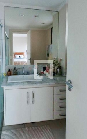 Apartamento à venda com 135m², 2 quartos e 2 vagas Apartamento à venda com 135m², 2 quartos e 2 vagasBanheiro da Suíte