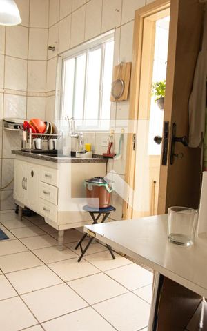 Apartamento à venda com 72m², 2 quartos e sem vaga Apartamento à venda com 72m², 2 quartos e sem vagaCozinha
