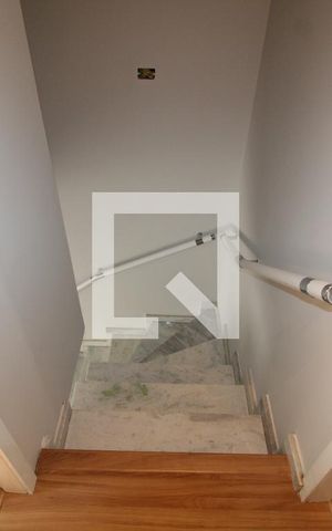 Casa à venda com 60m², 2 quartos e 1 vagaEscada