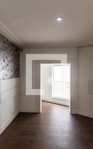 Casa de condomínio à venda com 400m², 4 quartos e 6 vagas Casa de condomínio à venda com 400m², 4 quartos e 6 vagasSuíte 2