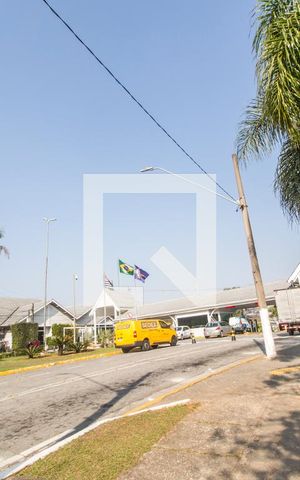 Casa de condomínio à venda com 400m², 4 quartos e 6 vagasVista da Rua