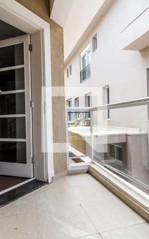 Casa de condomínio à venda com 400m², 4 quartos e 6 vagas Casa de condomínio à venda com 400m², 4 quartos e 6 vagasVaranda