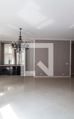 Casa de condomínio à venda com 400m², 4 quartos e 6 vagas Casa de condomínio à venda com 400m², 4 quartos e 6 vagasSala de Jantar