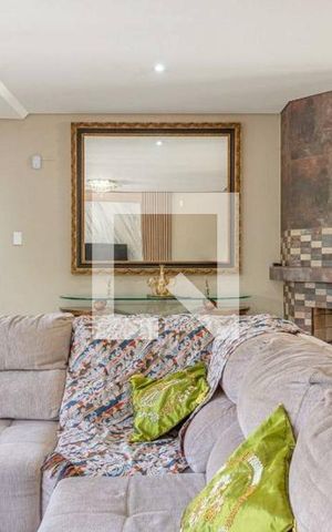 Casa à venda com 390m², 3 quartos e 3 vagas Casa à venda com 390m², 3 quartos e 3 vagasSala