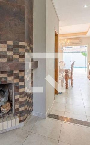 Casa à venda com 390m², 3 quartos e 3 vagas Casa à venda com 390m², 3 quartos e 3 vagasSala