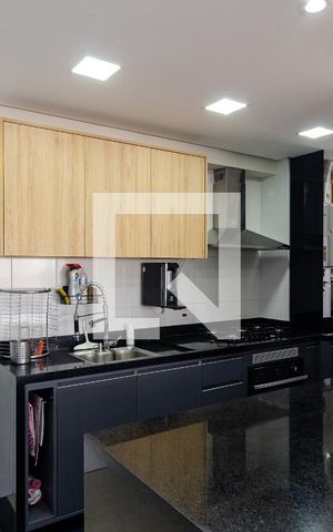Apartamento à venda com 81m², 2 quartos e 2 vagasCozinha