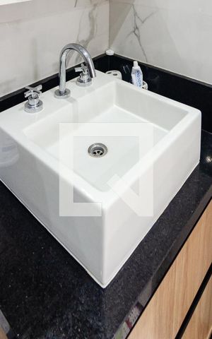 Apartamento à venda com 81m², 2 quartos e 2 vagasBanheiro Social