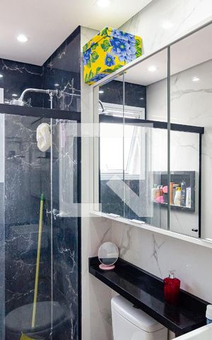 Apartamento à venda com 81m², 2 quartos e 2 vagasBanheiro da Suíte