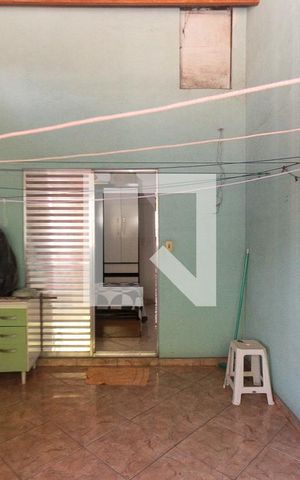 Casa à venda com 90m², 4 quartos e 1 vagaÁrea de Serviço