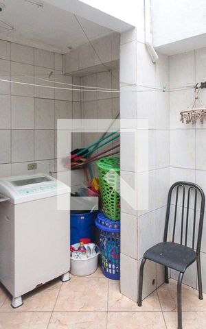 Casa à venda com 90m², 4 quartos e 1 vagaÁrea de Serviço