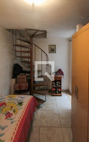 Casa à venda com 90m², 4 quartos e 1 vagaQuarto