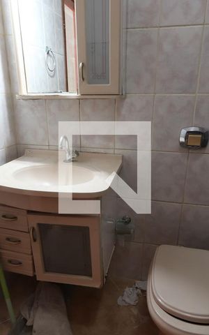 Casa à venda com 250m², 5 quartos e 2 vagas Casa à venda com 250m², 5 quartos e 2 vagasBanheiro 2