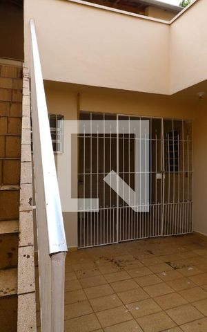 Casa à venda com 200m², 3 quartos e 2 vagasQuintal