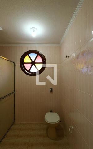 Casa à venda com 200m², 3 quartos e 2 vagasBanheiro
