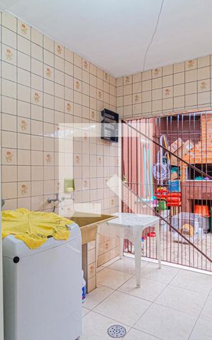 Casa à venda com 200m², 3 quartos e 3 vagasÁrea de serviço