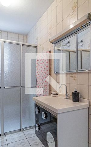 Casa à venda com 200m², 3 quartos e 3 vagasBanheiro 2