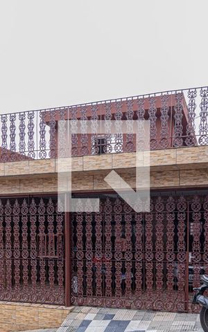 Casa à venda com 200m², 3 quartos e 3 vagasFachada