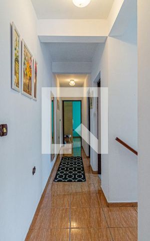 Casa à venda com 200m², 3 quartos e 3 vagasCorredor interno