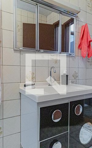Casa à venda com 200m², 3 quartos e 3 vagasBanheiro 2