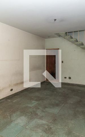 Casa à venda com 80m², 3 quartos e 2 vagasSala