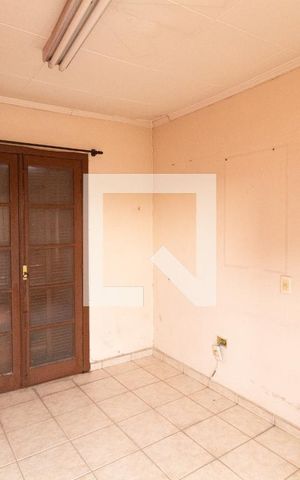 Casa à venda com 80m², 3 quartos e 2 vagasQuarto 3