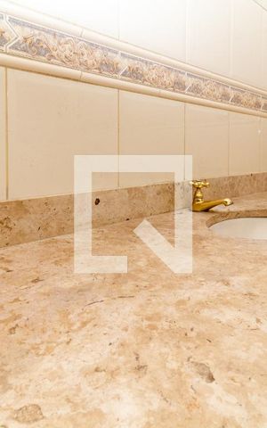 Casa à venda com 80m², 3 quartos e 2 vagasBanheiro 1