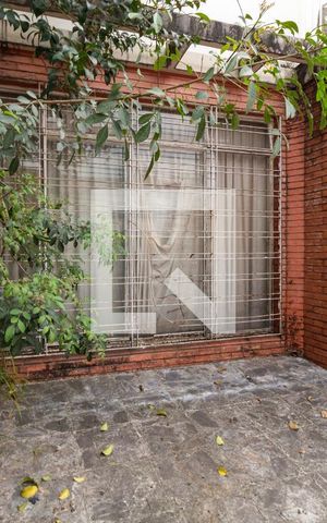 Casa à venda com 80m², 3 quartos e 2 vagasQuintal