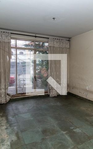 Casa à venda com 80m², 3 quartos e 2 vagasSala