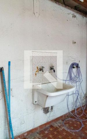 Casa à venda com 80m², 3 quartos e 2 vagasÁrea de Serviço